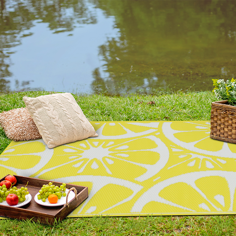 The Benefits of Camping Outdoor Rugs for Comfort and Cleanliness